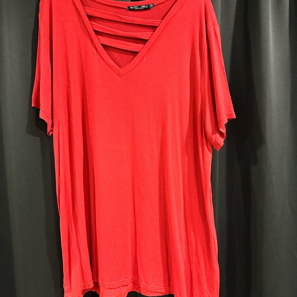 🌟 Women's Red V-Neck Top Criss Cross Cutout